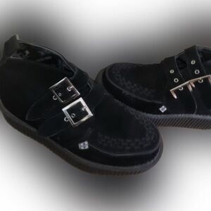 T.U.K. Black suede buckle platform shoes size 6